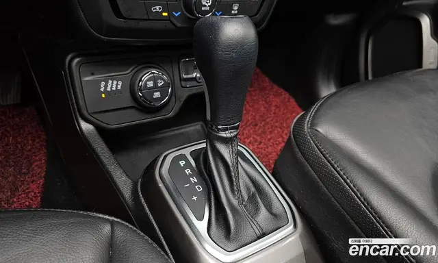 Jeep Renegade 2018 2.0 автомат (гидро), миниатюра 9