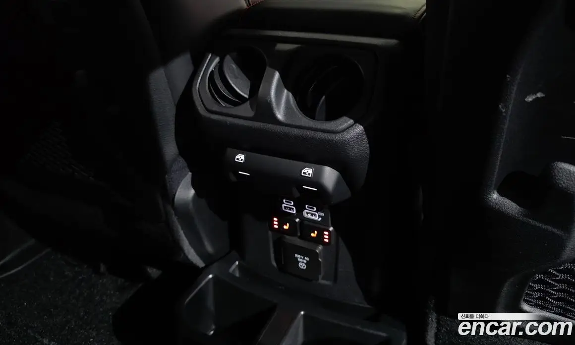 Jeep Wrangler 2023 2.0 автомат (гидро), фото 21 Jeep Wrangler 2023 2.0 автомат (гидро), фото 21