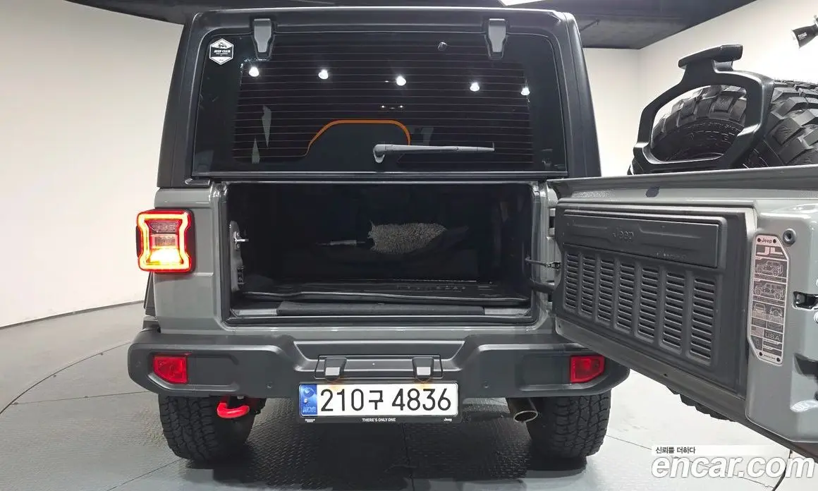 Jeep Wrangler 2023 2.0 автомат (гидро), фото 25 Jeep Wrangler 2023 2.0 автомат (гидро), фото 25