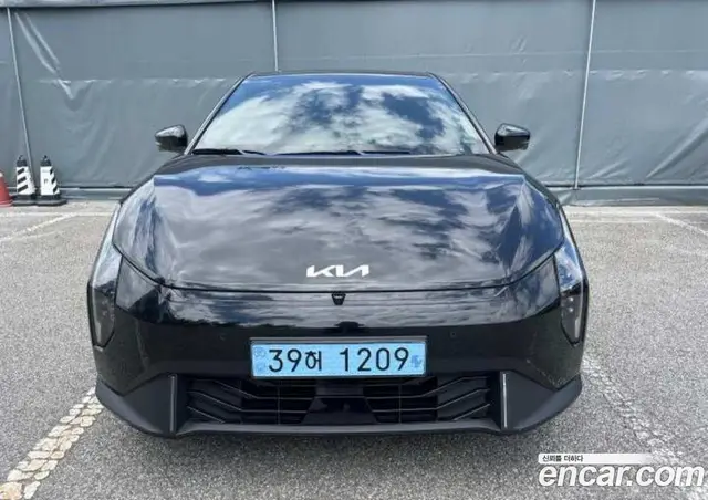 Kia EV4 2026 11.0 автомат (гидро), миниатюра 1 Kia EV4 2026 11.0 автомат (гидро), миниатюра 1