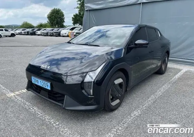 Kia EV4 2026 11.0 автомат (гидро), миниатюра 2 Kia EV4 2026 11.0 автомат (гидро), миниатюра 2