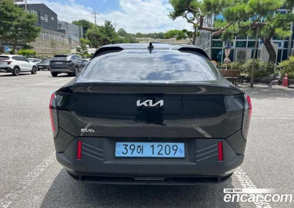 Kia EV4 2026 11.0 автомат (гидро), фото 3 Kia EV4 2026 11.0 автомат (гидро), фото 3