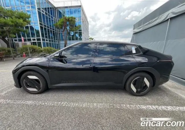 Kia EV4 2026 11.0 автомат (гидро), миниатюра 5 Kia EV4 2026 11.0 автомат (гидро), миниатюра 5