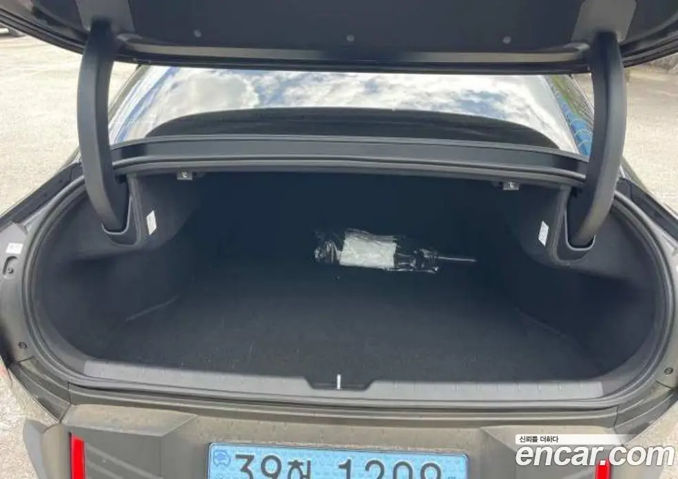 Kia EV4 2026 11.0 автомат (гидро), фото 9 Kia EV4 2026 11.0 автомат (гидро), фото 9