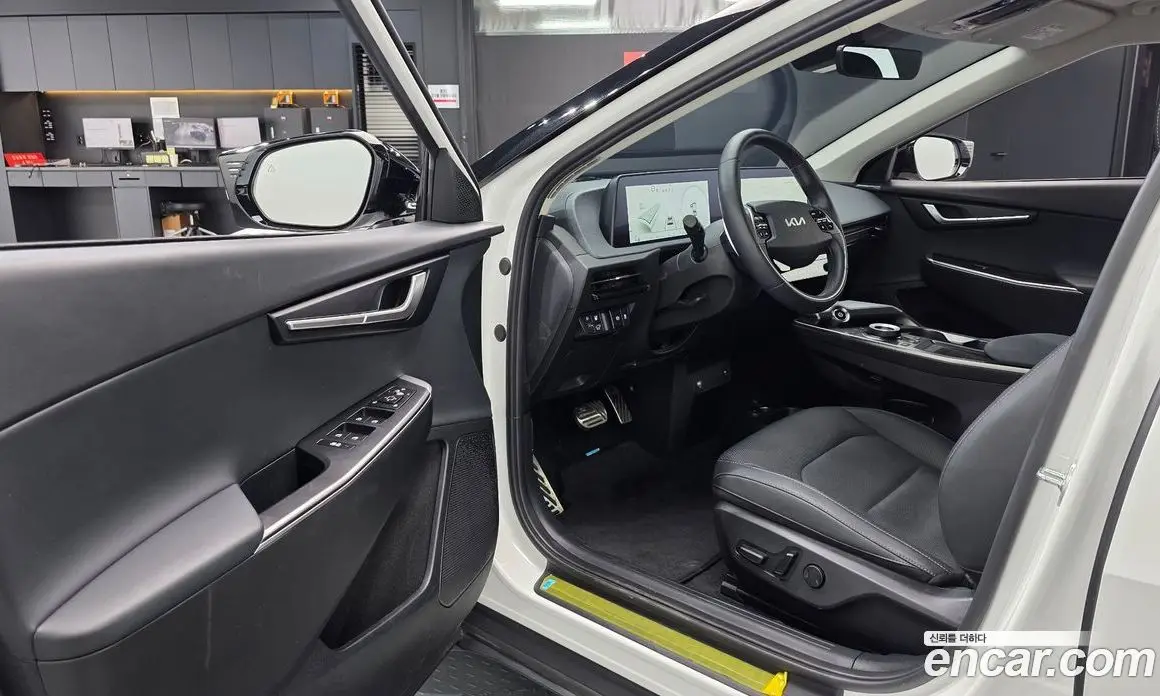 Kia EV6 2024 0.1 автомат (гидро), фото 12 Kia EV6 2024 0.1 автомат (гидро), фото 12