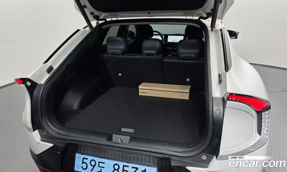 Kia EV6 2024 0.1 автомат (гидро), фото 30 Kia EV6 2024 0.1 автомат (гидро), фото 30