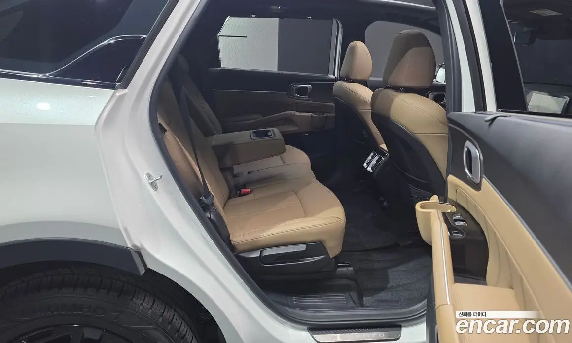 Kia Sorento 2023 1.6 автомат (гидро), фото 17 Kia Sorento 2023 1.6 автомат (гидро), фото 17