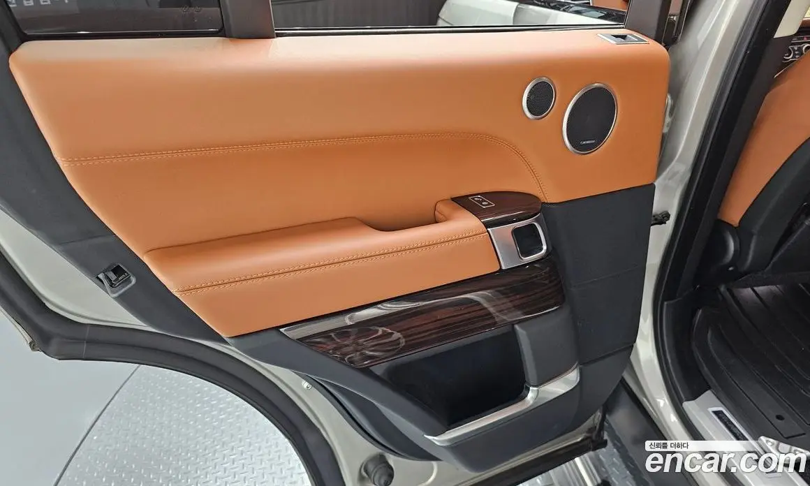 Land Rover Range Rover 2017 4.4 автомат (гидро), фото 15 Land Rover Range Rover 2017 4.4 автомат (гидро), фото 15
