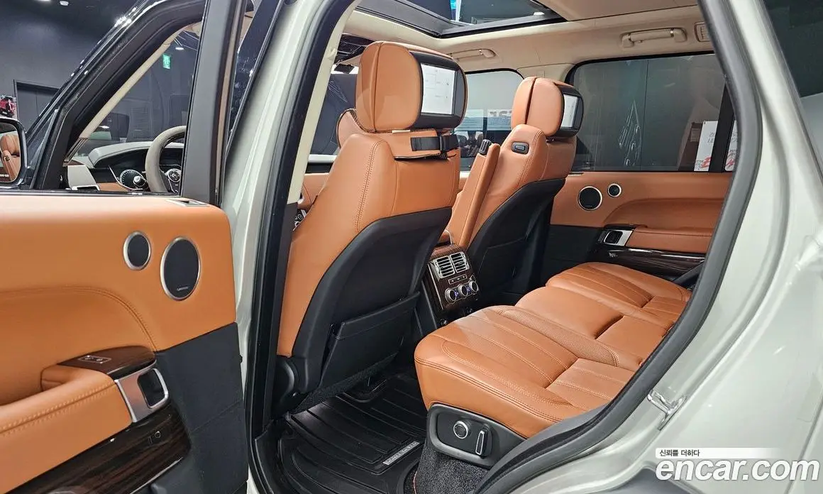 Land Rover Range Rover 2017 4.4 автомат (гидро), фото 18 Land Rover Range Rover 2017 4.4 автомат (гидро), фото 18