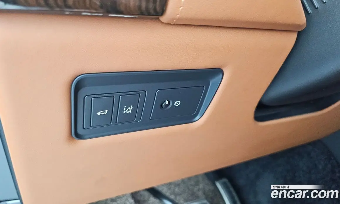 Land Rover Range Rover 2017 4.4 автомат (гидро), фото 26 Land Rover Range Rover 2017 4.4 автомат (гидро), фото 26