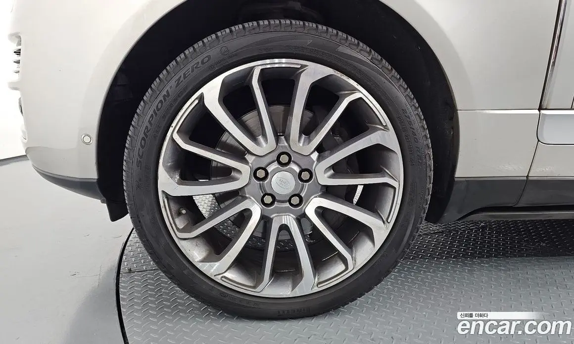 Land Rover Range Rover 2017 4.4 автомат (гидро), фото 5 Land Rover Range Rover 2017 4.4 автомат (гидро), фото 5