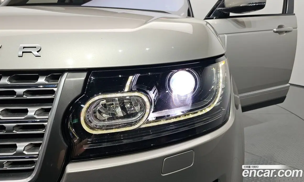 Land Rover Range Rover 2017 4.4 автомат (гидро), фото 8 Land Rover Range Rover 2017 4.4 автомат (гидро), фото 8