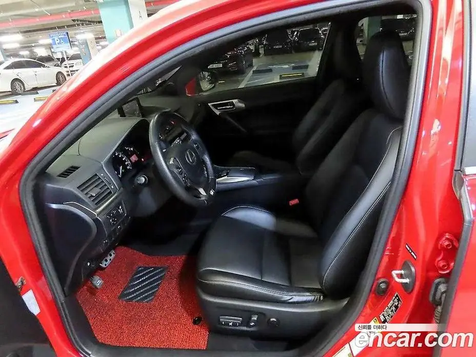 Lexus CT200h 2014 1.8 автомат (гидро), фото 19 Lexus CT200h 2014 1.8 автомат (гидро), фото 19