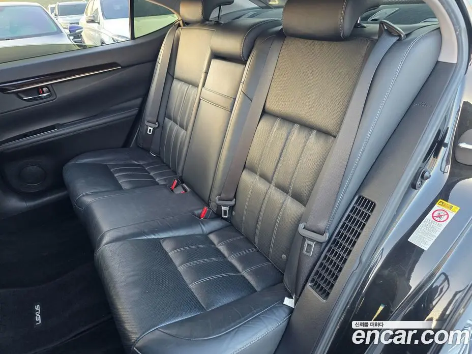 Lexus ES 2018 2.5 автомат (гидро), фото 13 Lexus ES 2018 2.5 автомат (гидро), фото 13