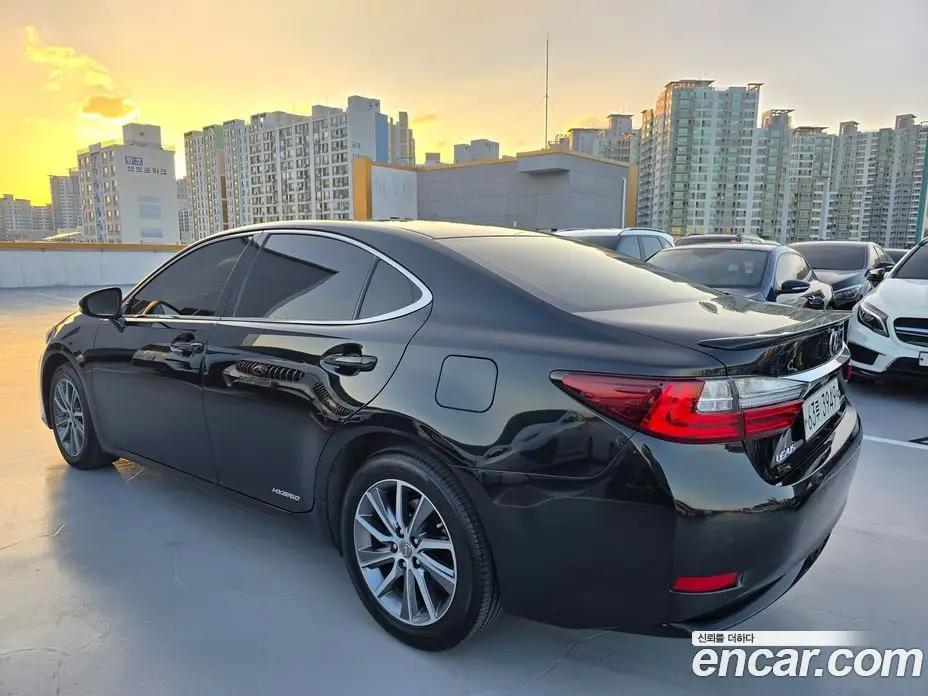 Lexus ES 2018 2.5 автомат (гидро), фото 3 Lexus ES 2018 2.5 автомат (гидро), фото 3