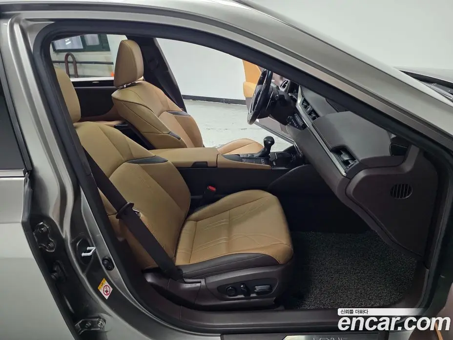 Lexus ES 2019 2.5 автомат (гидро), фото 11 Lexus ES 2019 2.5 автомат (гидро), фото 11