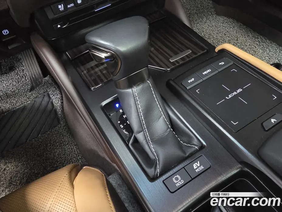 Lexus ES 2019 2.5 автомат (гидро), фото 15 Lexus ES 2019 2.5 автомат (гидро), фото 15