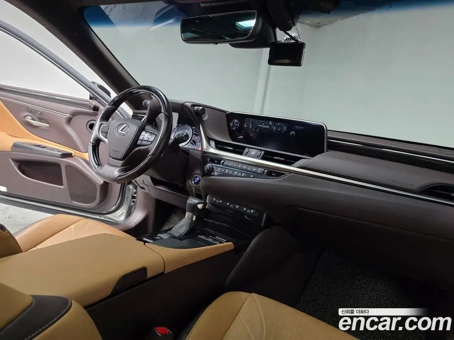 Lexus ES 2019 2.5 автомат (гидро), фото 7 Lexus ES 2019 2.5 автомат (гидро), фото 7