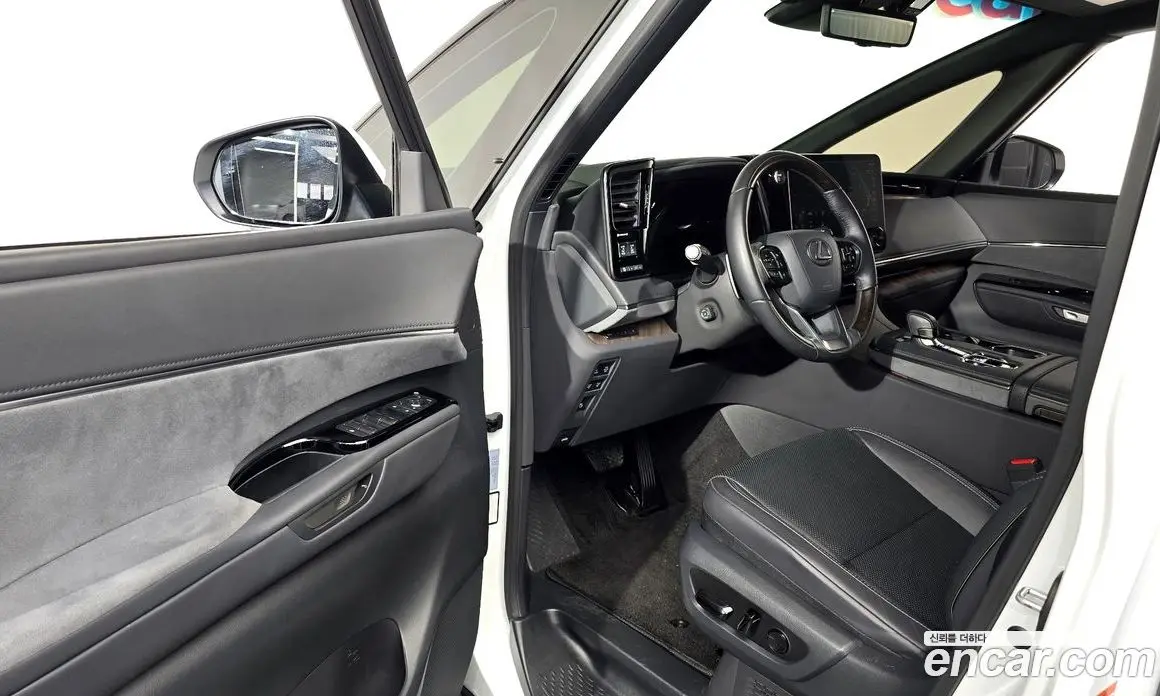 Lexus LM 2024 2.4 автомат (гидро), фото 10 Lexus LM 2024 2.4 автомат (гидро), фото 10
