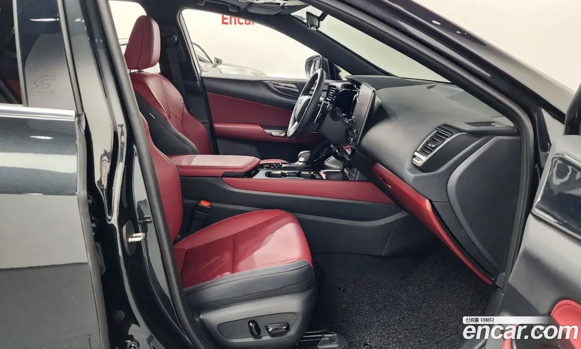 Lexus NX 2025 2.5 автомат (гидро), фото 16 Lexus NX 2025 2.5 автомат (гидро), фото 16