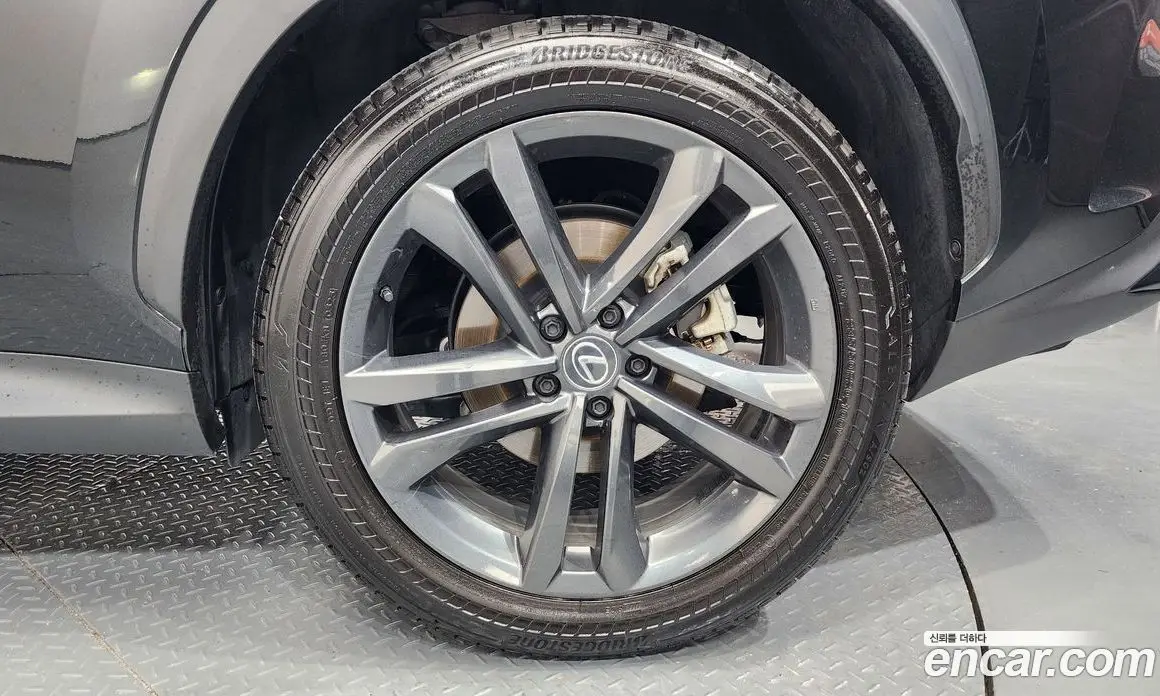 Lexus NX 2025 2.5 автомат (гидро), фото 7 Lexus NX 2025 2.5 автомат (гидро), фото 7