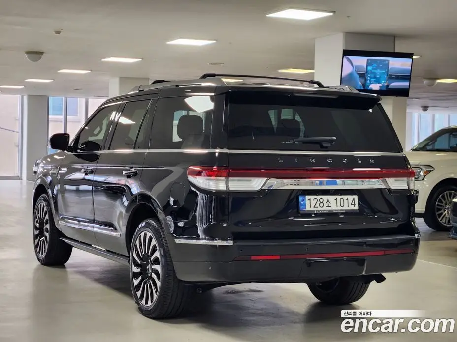 Lincoln Navigator 2023 3.5 автомат (гидро), фото 2 Lincoln Navigator 2023 3.5 автомат (гидро), фото 2
