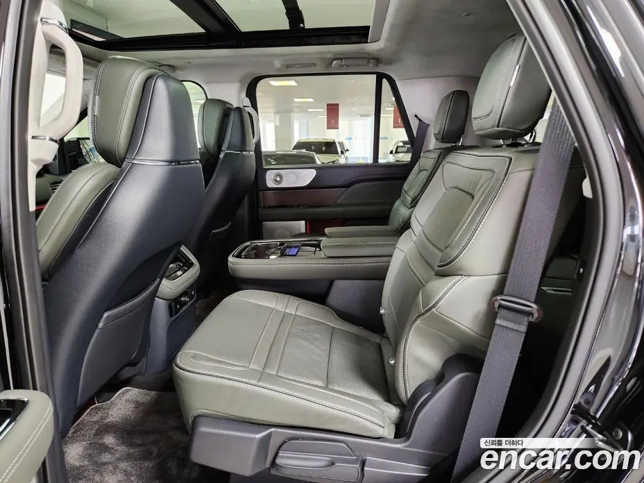 Lincoln Navigator 2023 3.5 автомат (гидро), фото 11 Lincoln Navigator 2023 3.5 автомат (гидро), фото 11