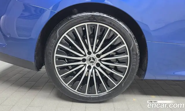 Mercedes-Benz CLE-Class 2025 2.0 автомат (гидро), миниатюра 4