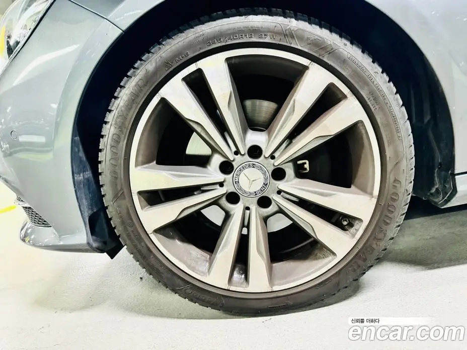 Mercedes-Benz E-Class 2015 3.5 автомат (гидро), фото 6 Mercedes-Benz E-Class 2015 3.5 автомат (гидро), фото 6