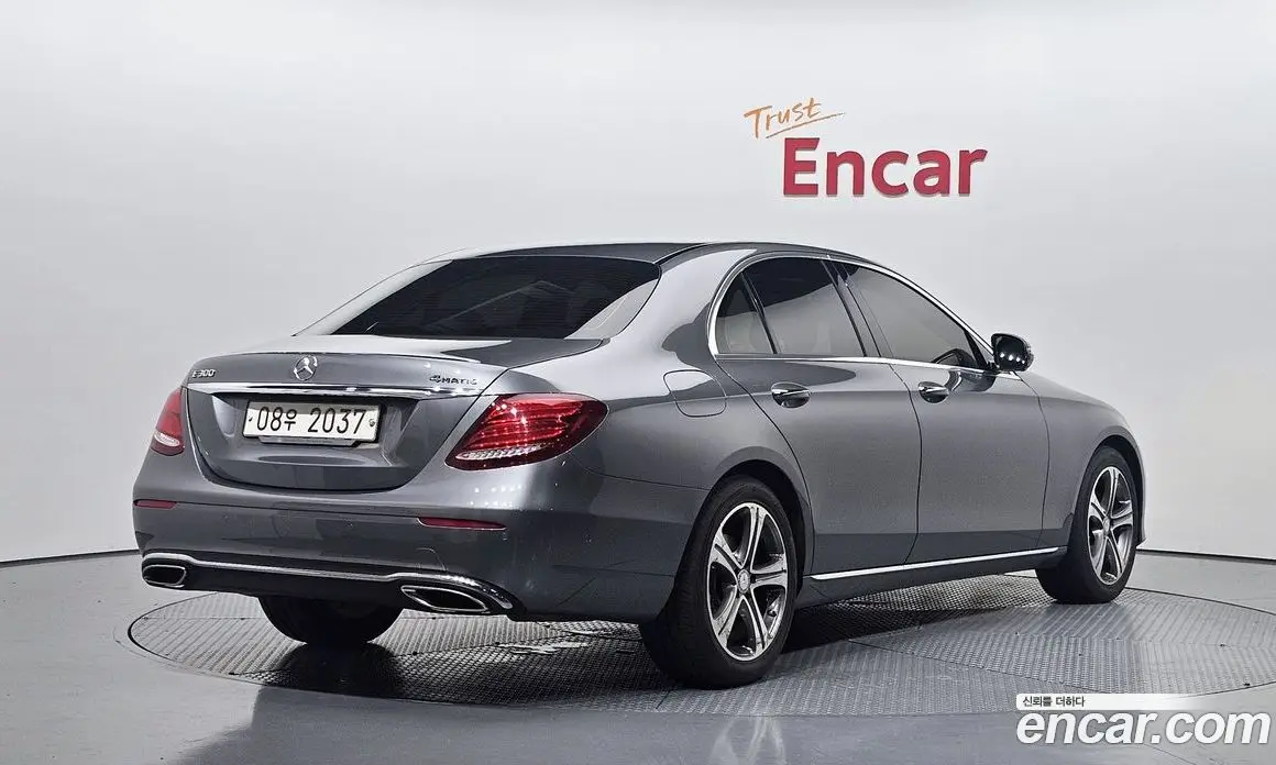 Mercedes-Benz E-Class 2017 2.0 автомат (гидро), фото 2 Mercedes-Benz E-Class 2017 2.0 автомат (гидро), фото 2