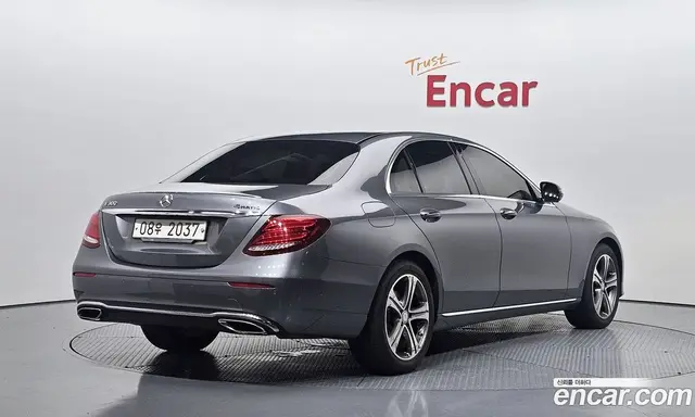 Mercedes-Benz E-Class 2017 2.0 автомат (гидро), миниатюра 2 Mercedes-Benz E-Class 2017 2.0 автомат (гидро), миниатюра 2