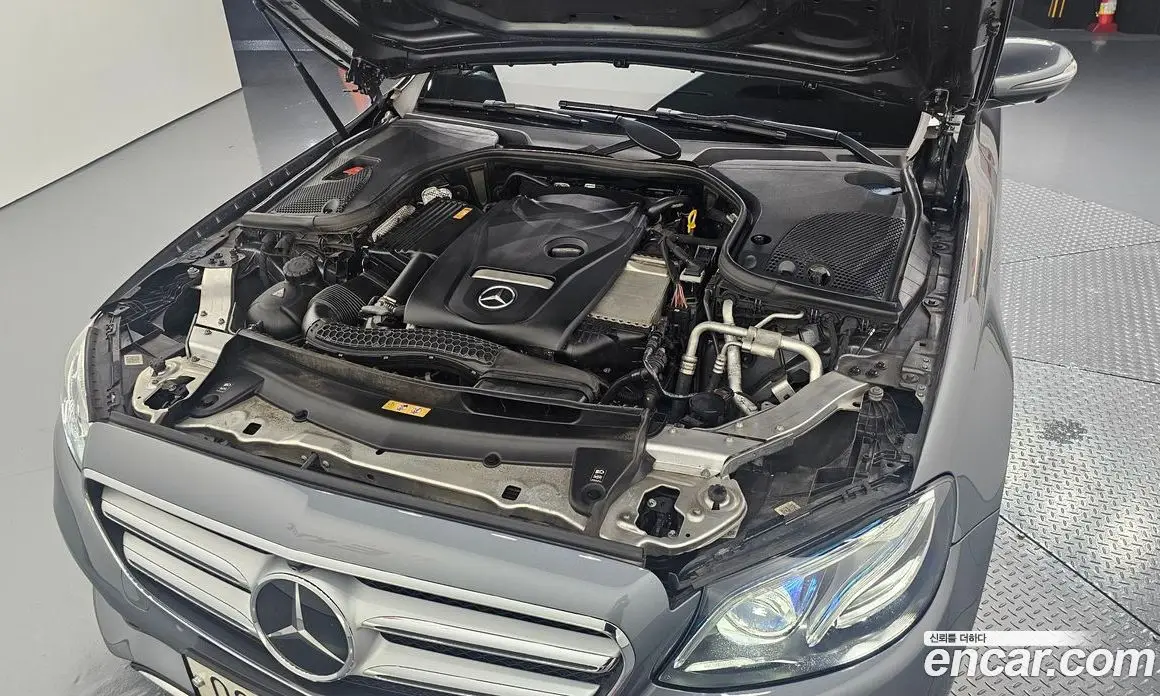 Mercedes-Benz E-Class 2017 2.0 автомат (гидро), фото 6 Mercedes-Benz E-Class 2017 2.0 автомат (гидро), фото 6