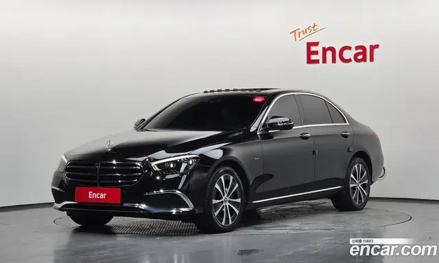 Mercedes-Benz E-Class 2021 2.0 автомат (гидро), миниатюра 1