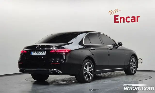 Mercedes-Benz E-Class 2021 2.0 автомат (гидро), миниатюра 2