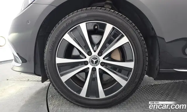 Mercedes-Benz E-Class 2021 2.0 автомат (гидро), миниатюра 5