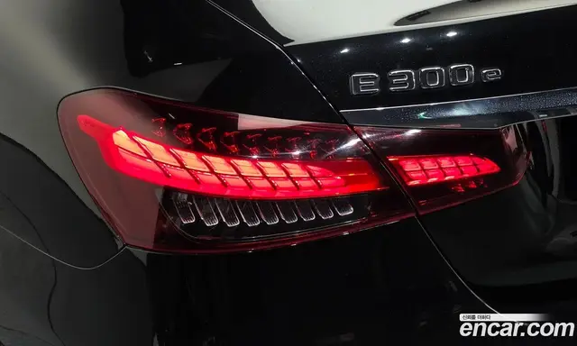 Mercedes-Benz E-Class 2021 2.0 автомат (гидро), миниатюра 9