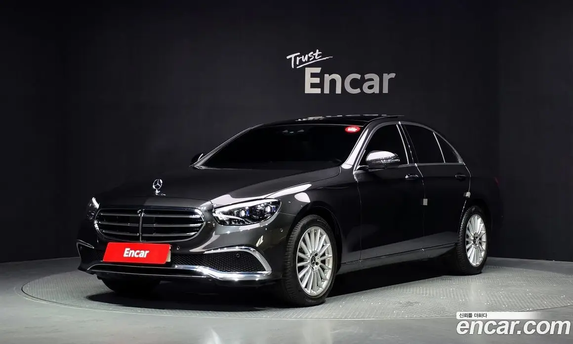 Mercedes-Benz E-Class 2023 2.0 автомат (гидро), фото 1 Mercedes-Benz E-Class 2023 2.0 автомат (гидро), фото 1