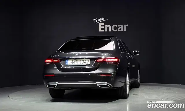 Mercedes-Benz E-Class 2023 2.0 автомат (гидро), миниатюра 4 Mercedes-Benz E-Class 2023 2.0 автомат (гидро), миниатюра 4