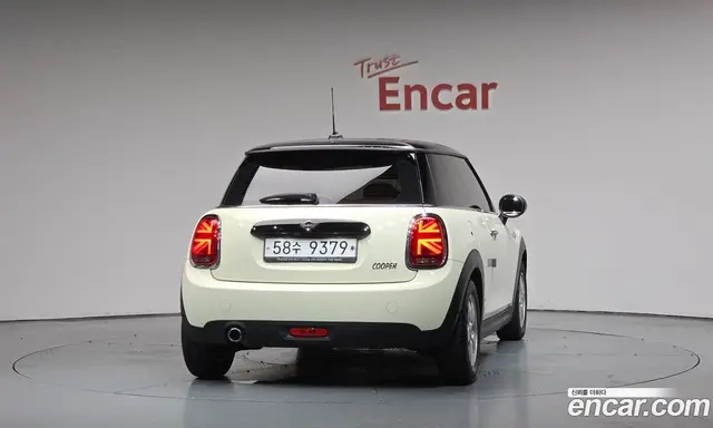 Mini Cooper 2018 1.5 автомат (гидро), миниатюра 3