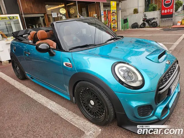 Mini Cooper Convertible 2016 2.0 автомат (гидро), миниатюра 3 Mini Cooper Convertible 2016 2.0 автомат (гидро), миниатюра 3