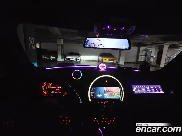 Mini Cooper Convertible 2016 2.0 автомат (гидро), миниатюра 7 Mini Cooper Convertible 2016 2.0 автомат (гидро), миниатюра 7