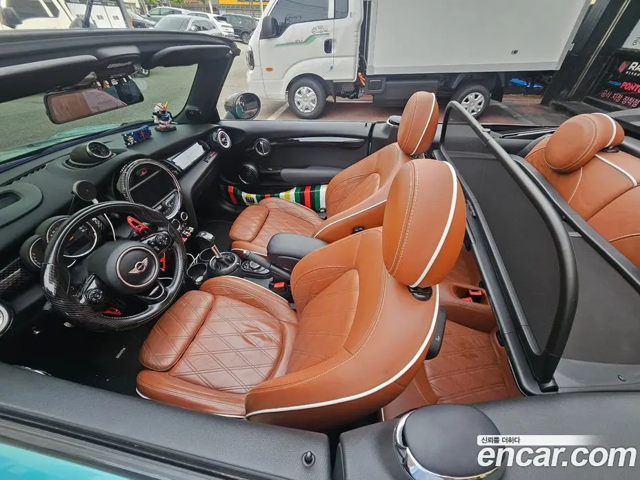 Mini Cooper Convertible 2016 2.0 автомат (гидро), фото 10 Mini Cooper Convertible 2016 2.0 автомат (гидро), фото 10