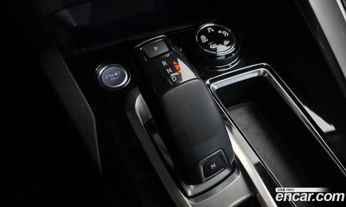 Peugeot 3008 2018 1.6 автомат (гидро), фото 12