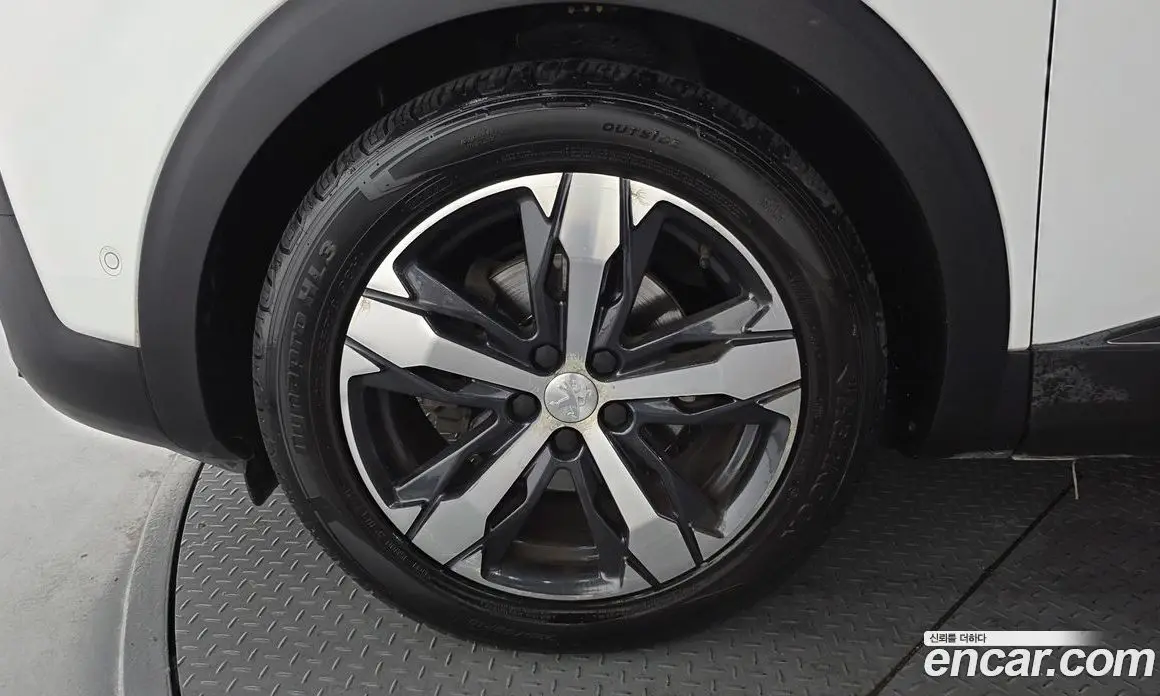Peugeot 3008 2018 1.6 автомат (гидро), фото 5