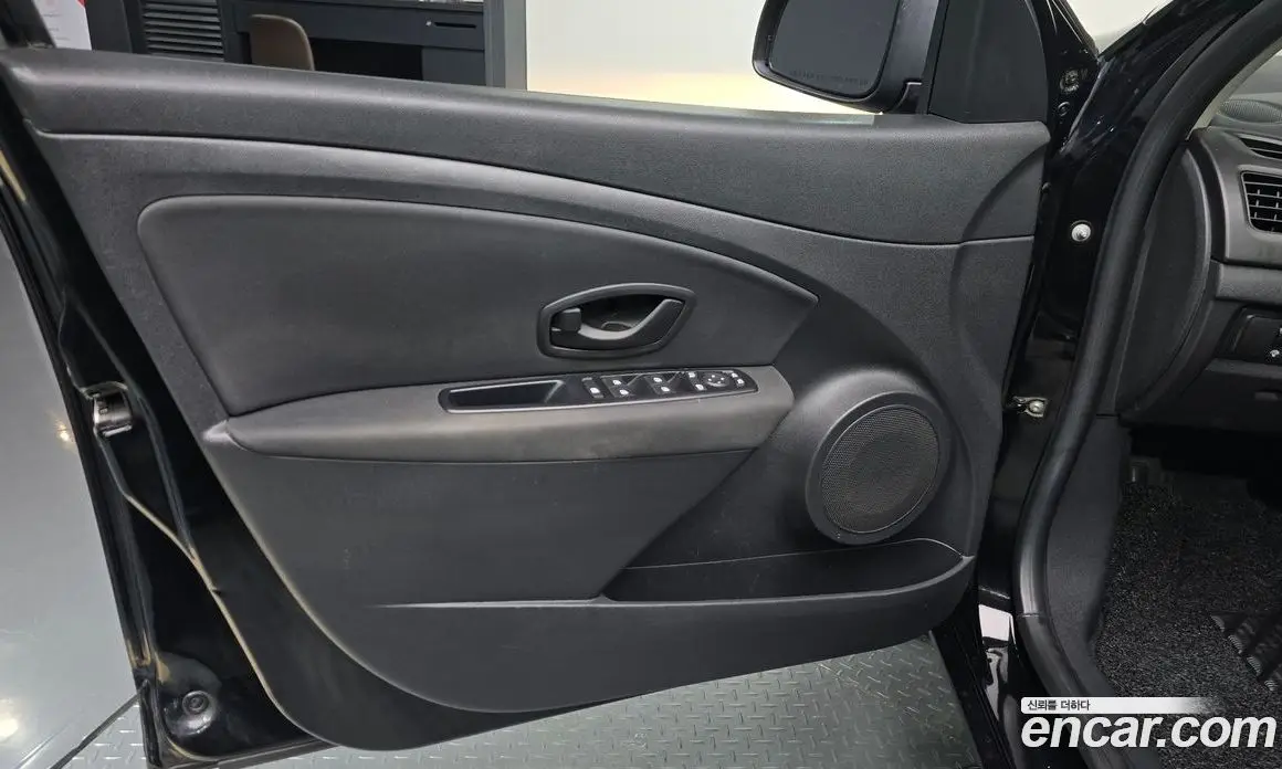 Renault (Samsung) SM3 2013 1.6 автомат (гидро), фото 13 Renault (Samsung) SM3 2013 1.6 автомат (гидро), фото 13