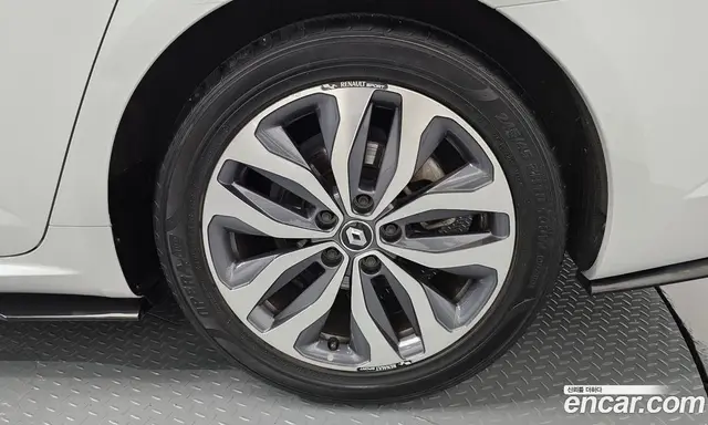 Renault (Samsung) SM6 2017 1.5 автомат (гидро), миниатюра 7 Renault (Samsung) SM6 2017 1.5 автомат (гидро), миниатюра 7