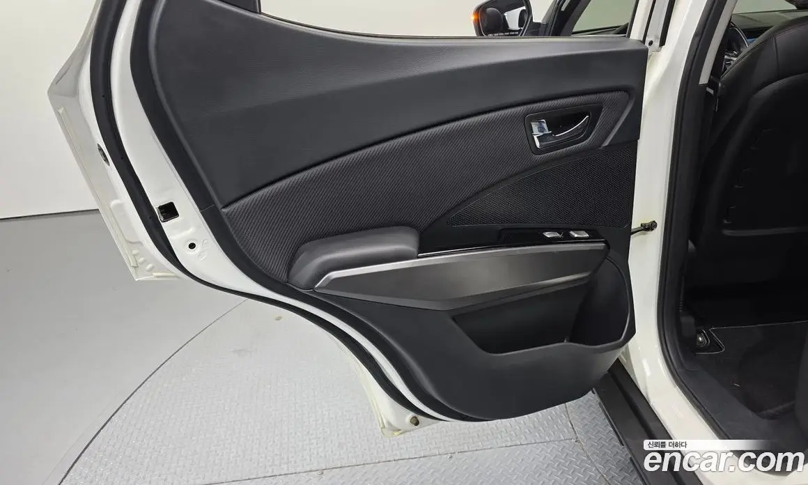 SsangYong TIBOLI 2017 1.6 автомат (гидро), фото 15 SsangYong TIBOLI 2017 1.6 автомат (гидро), фото 15