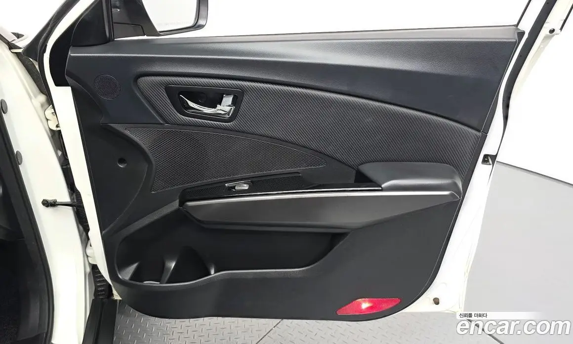 SsangYong TIBOLI 2018 1.6 автомат (гидро), фото 14