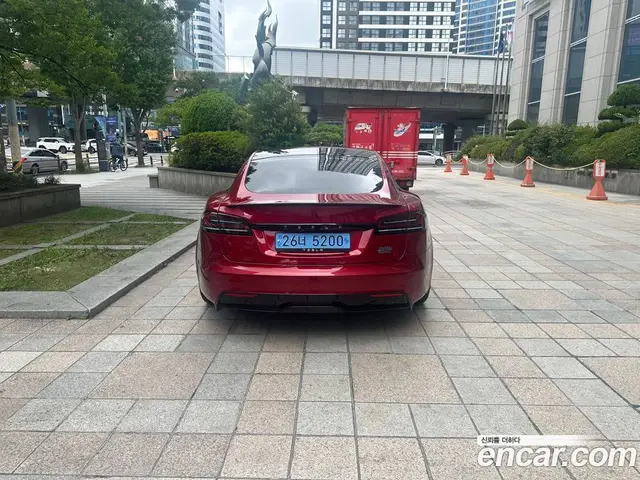 Tesla Model S 2024 автомат (гидро), миниатюра 4 Tesla Model S 2024 автомат (гидро), миниатюра 4