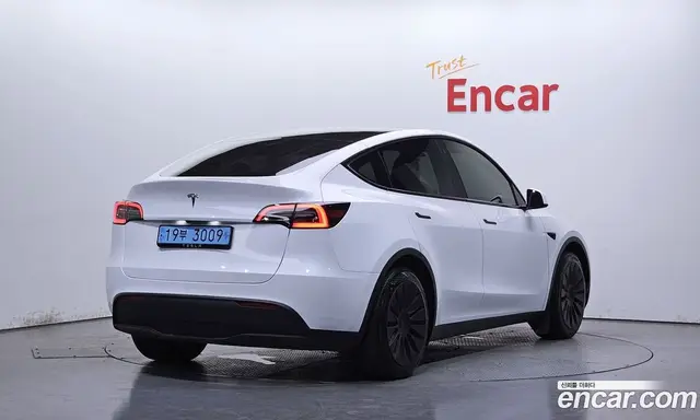 Tesla Model Y 2023 0.2 автомат (гидро), миниатюра 1 Tesla Model Y 2023 0.2 автомат (гидро), миниатюра 1